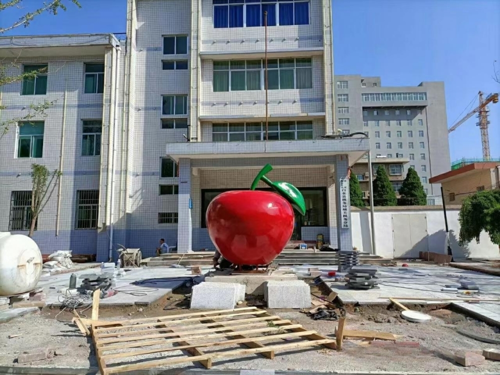 云南昭通玻璃钢苹果雕塑